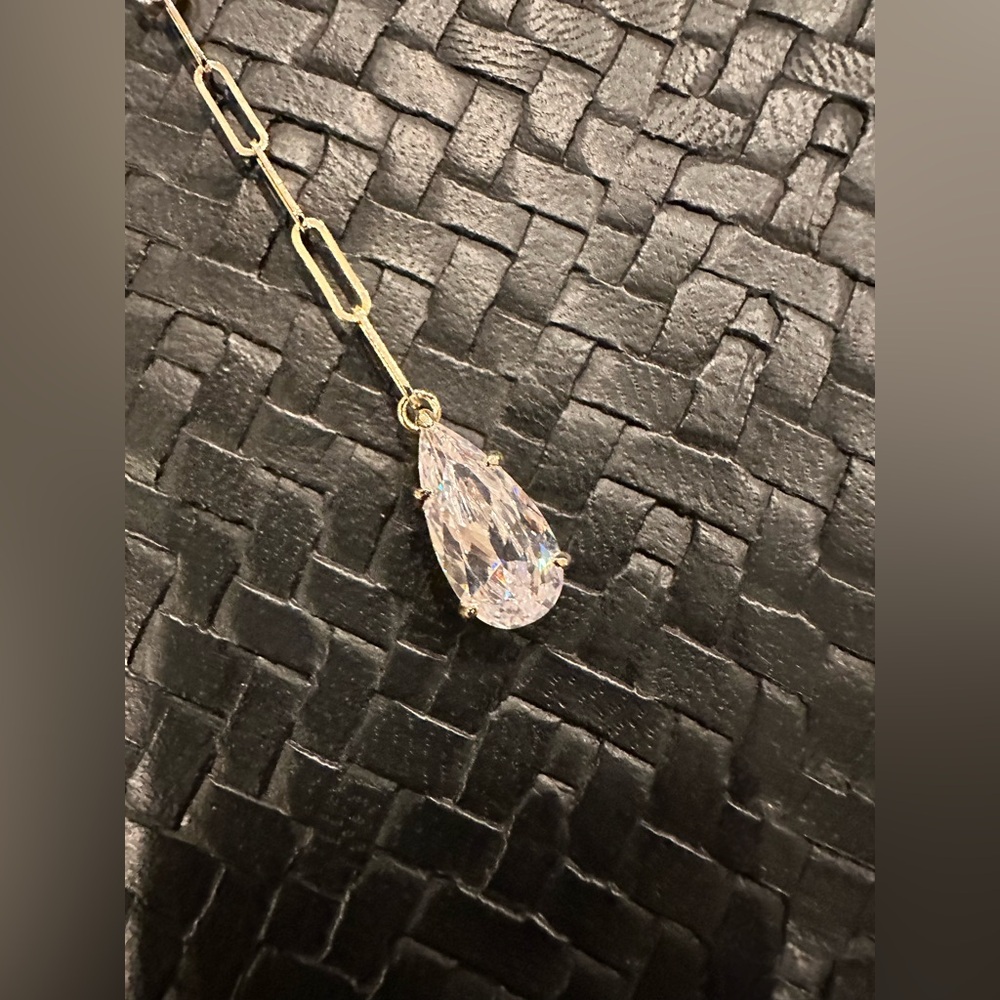 Baby Samantha Teardrop Lariat Necklace
Gold|White Diamondettes - Picture 4 of 5